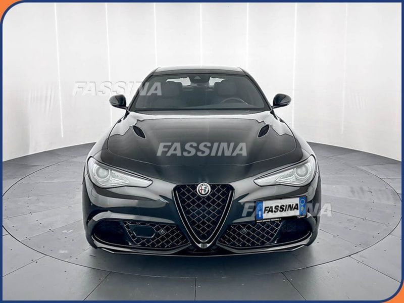 Alfa Romeo Giulia nuova a Milano (2)
