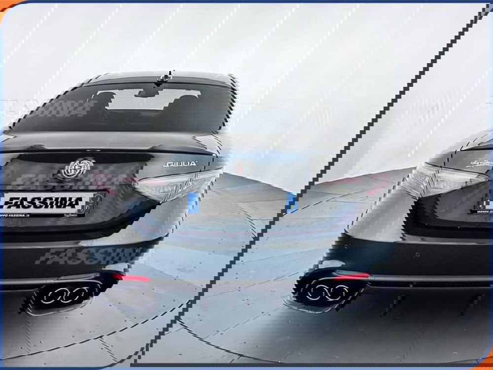 Alfa Romeo Giulia nuova a Milano (5)