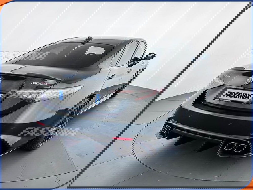 Alfa Romeo Giulia nuova a Milano (6)