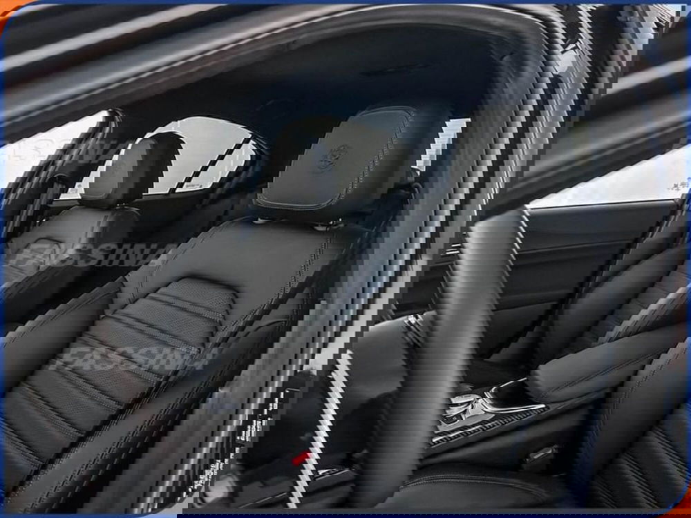 Alfa Romeo Giulia nuova a Milano (8)