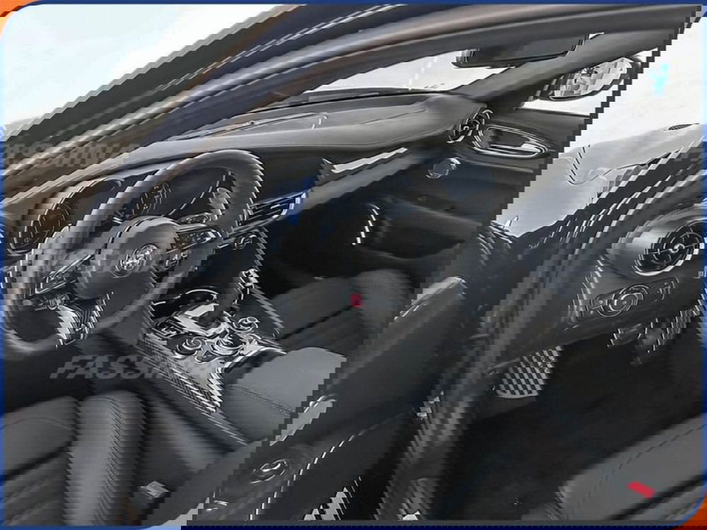 Alfa Romeo Giulia nuova a Milano (9)