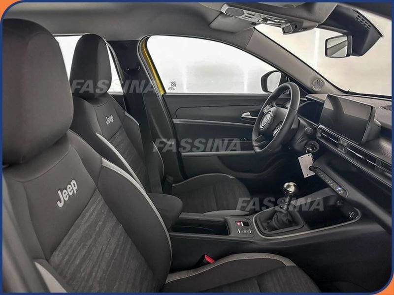 Jeep Avenger nuova a Milano (13)
