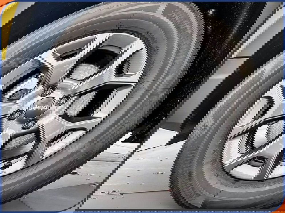 Jeep Avenger nuova a Milano (7)