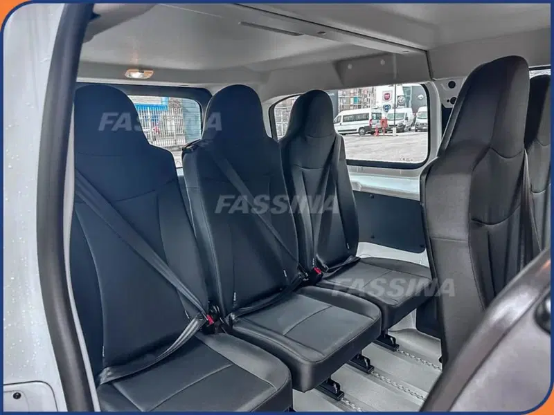 Opel Vivaro Furgone nuova a Milano (11)