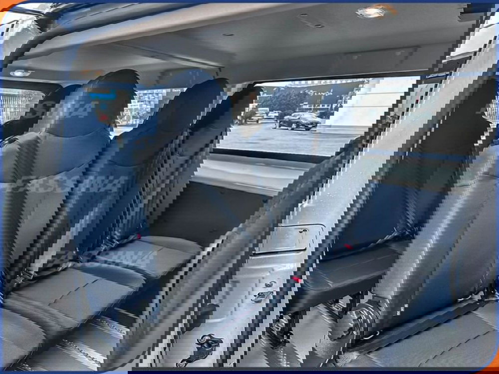 Opel Vivaro Furgone nuova a Milano (12)