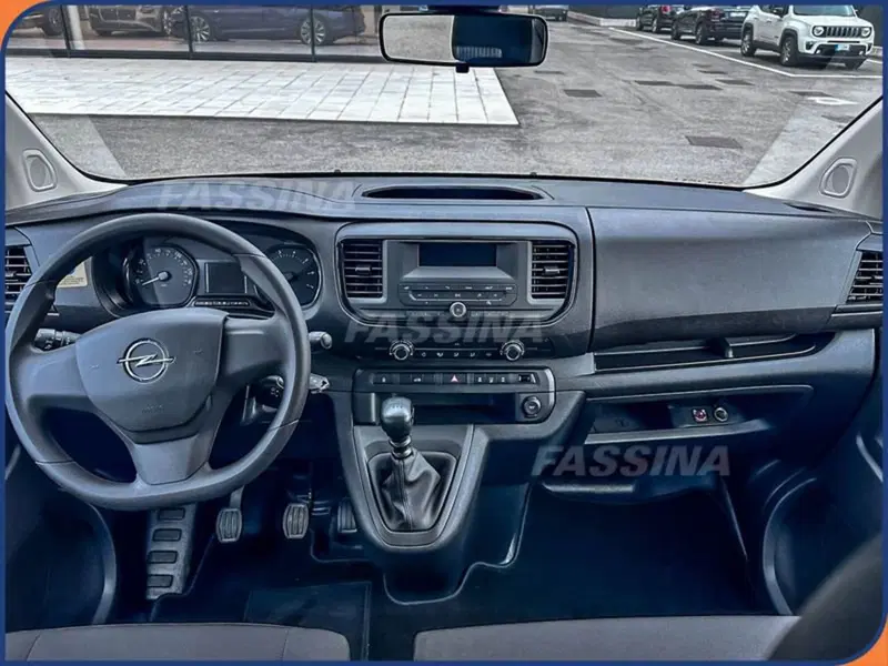 Opel Vivaro Furgone nuova a Milano (13)