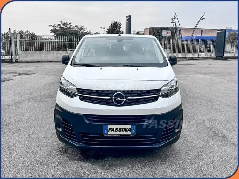 Opel Vivaro Furgone nuova a Milano (2)