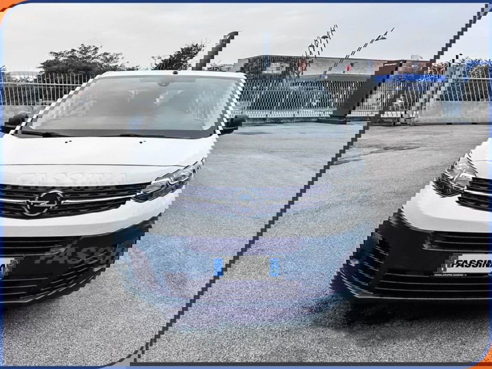 Opel Vivaro Furgone nuova a Milano (2)