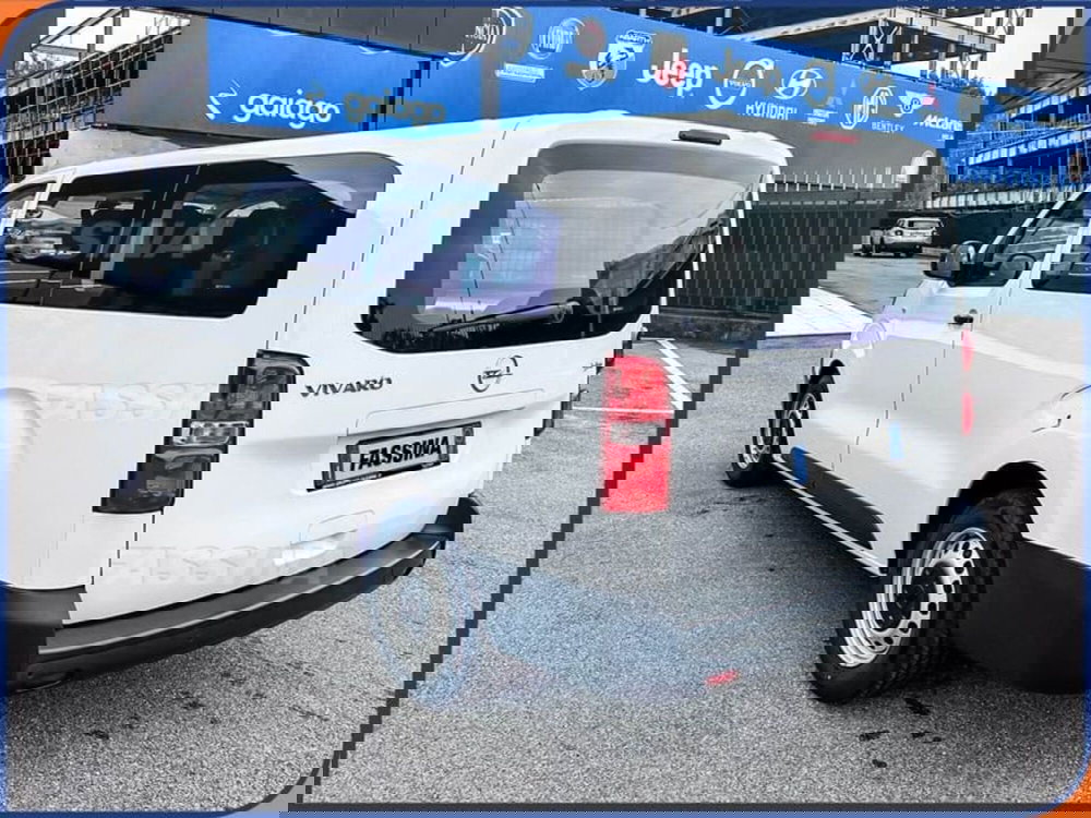 Opel Vivaro Furgone nuova a Milano (4)