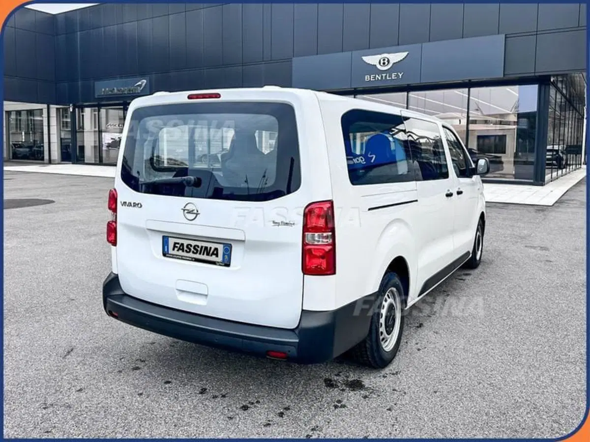 Opel Vivaro Furgone nuova a Milano (6)