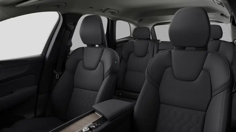 Volvo XC60 nuova a Milano (12)