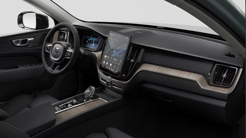 Volvo XC60 nuova a Milano (8)