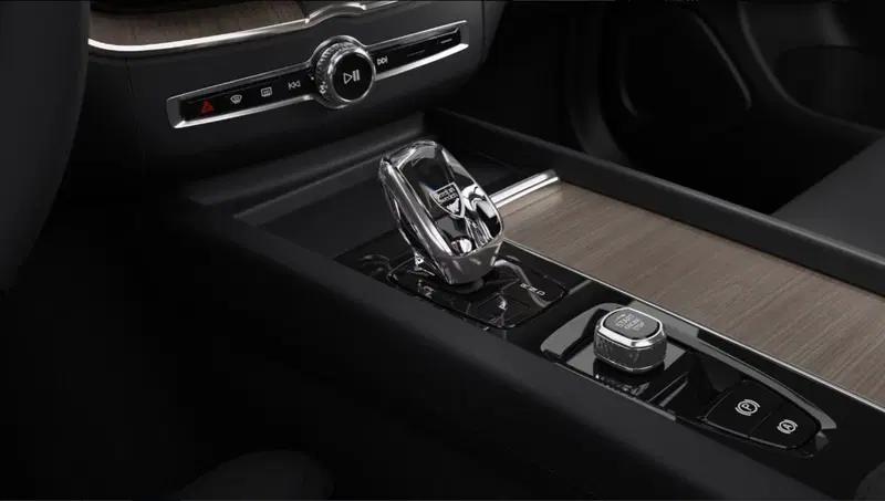 Volvo XC60 nuova a Milano (9)