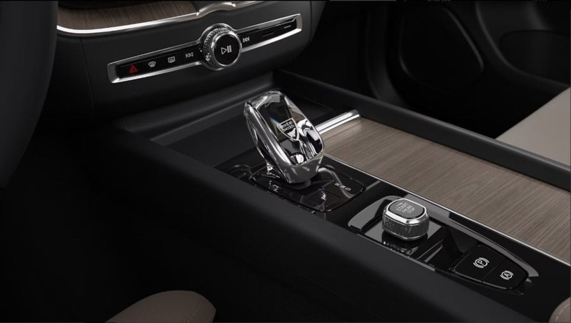 Volvo XC60 nuova a Milano (10)