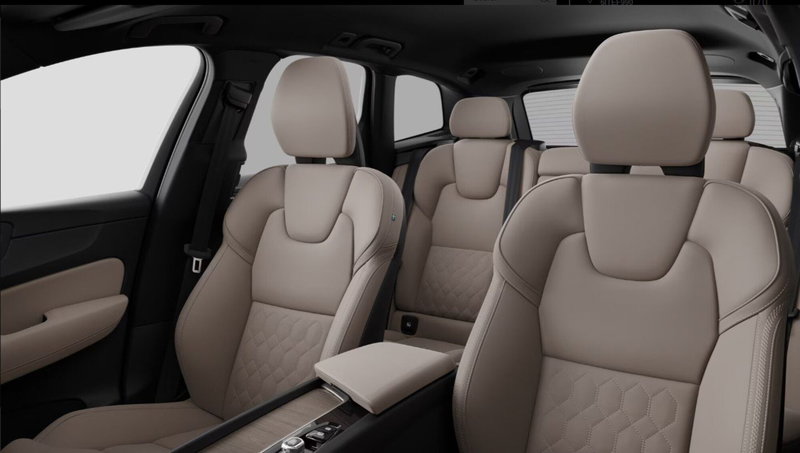 Volvo XC60 nuova a Milano (12)