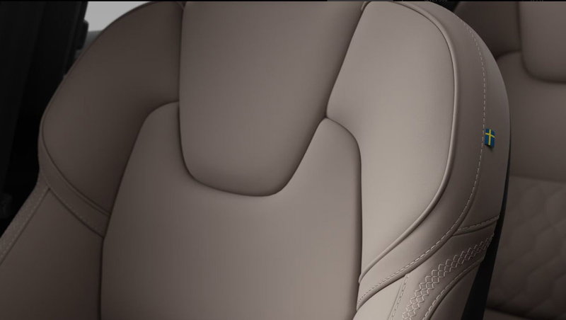 Volvo XC60 nuova a Milano (8)
