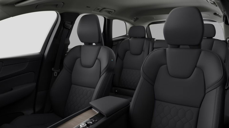 Volvo XC60 nuova a Milano (9)