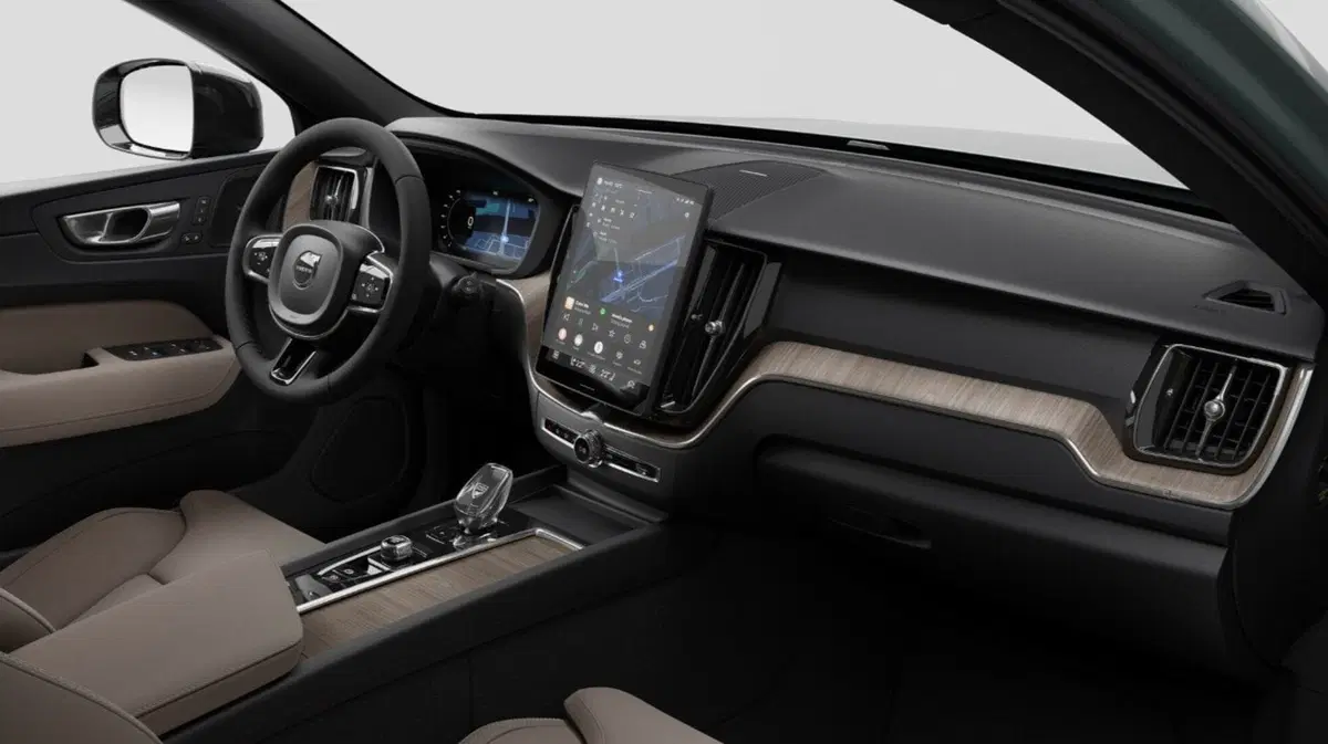 Volvo XC60 nuova a Milano (7)