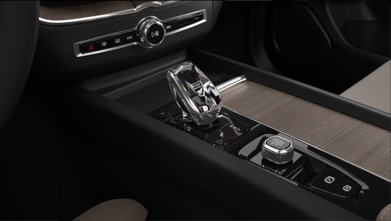 Volvo XC60 nuova a Milano (8)
