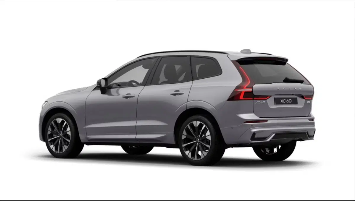 Volvo XC60 nuova a Milano (4)