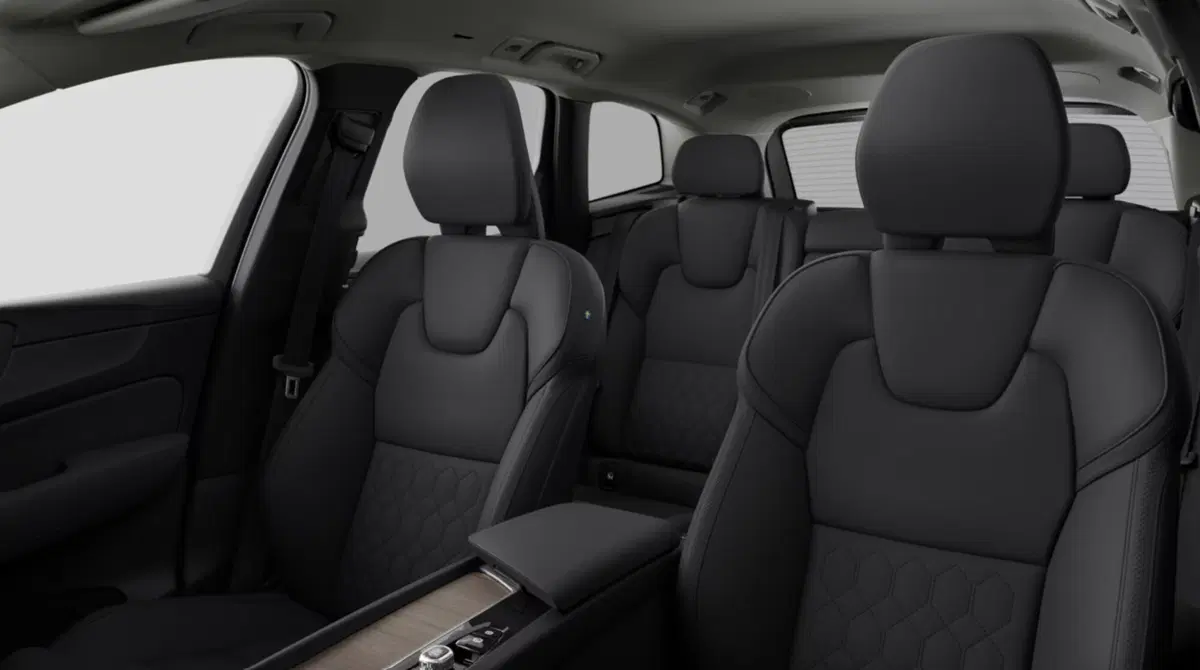 Volvo XC60 nuova a Milano (7)