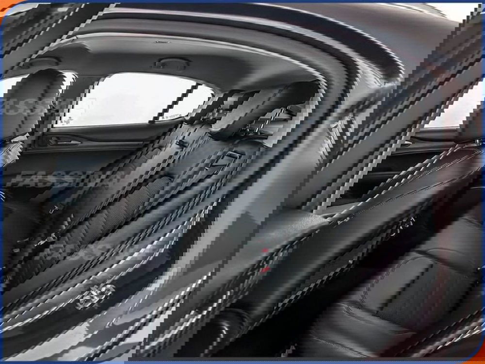 Alfa Romeo Stelvio usata a Milano (11)