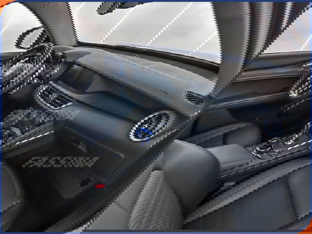 Alfa Romeo Stelvio usata a Milano (13)