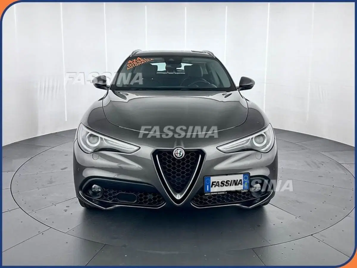 Alfa Romeo Stelvio usata a Milano (2)