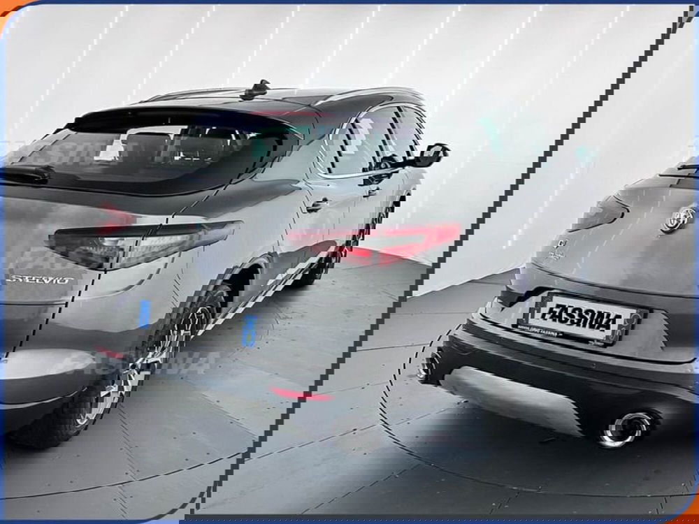 Alfa Romeo Stelvio usata a Milano (6)