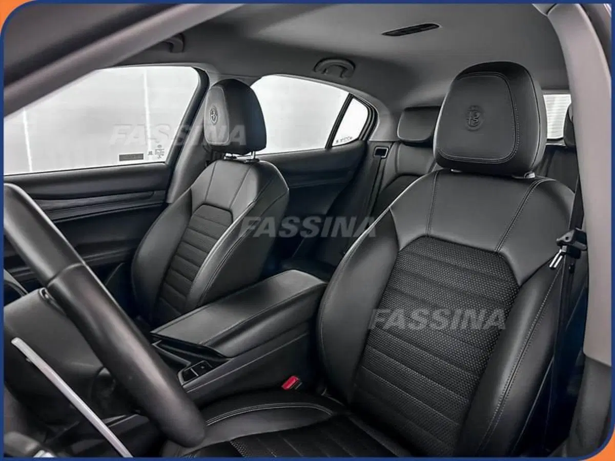 Alfa Romeo Stelvio usata a Milano (8)