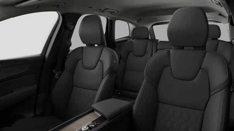 Volvo XC60 nuova a Milano (7)