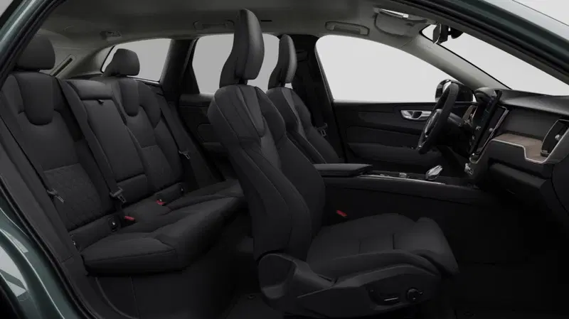 Volvo XC60 nuova a Milano (8)
