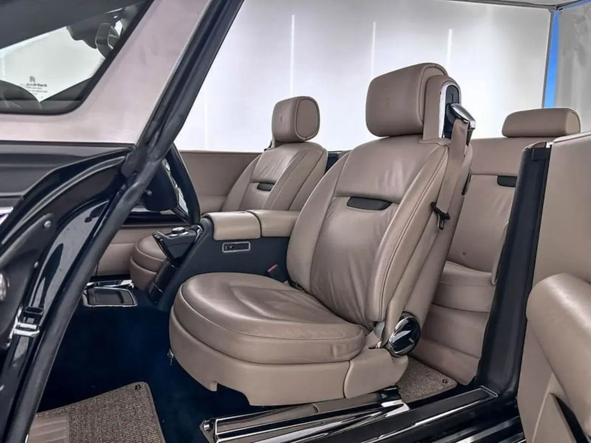 Rolls Royce Phantom usata a Milano (10)