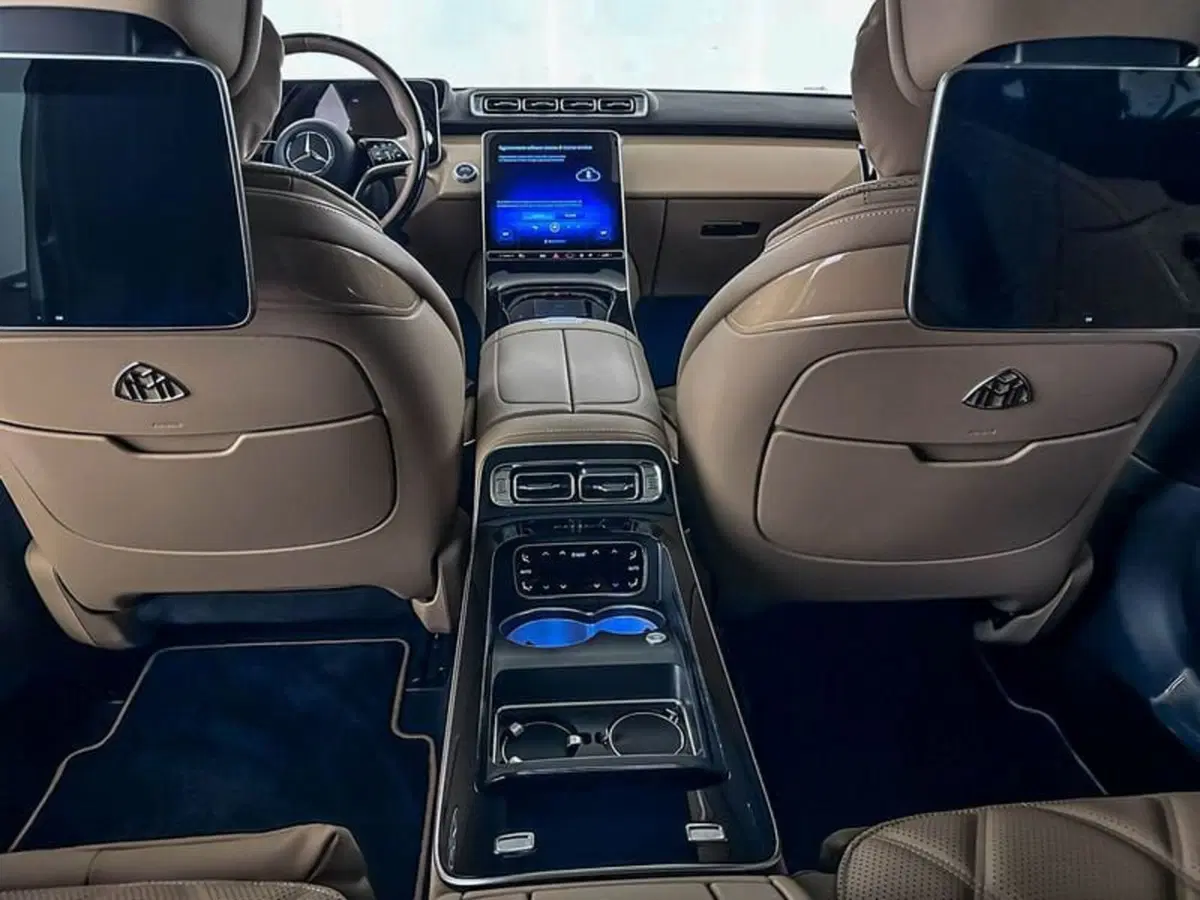 Mercedes-Benz Maybach S usata a Milano (12)