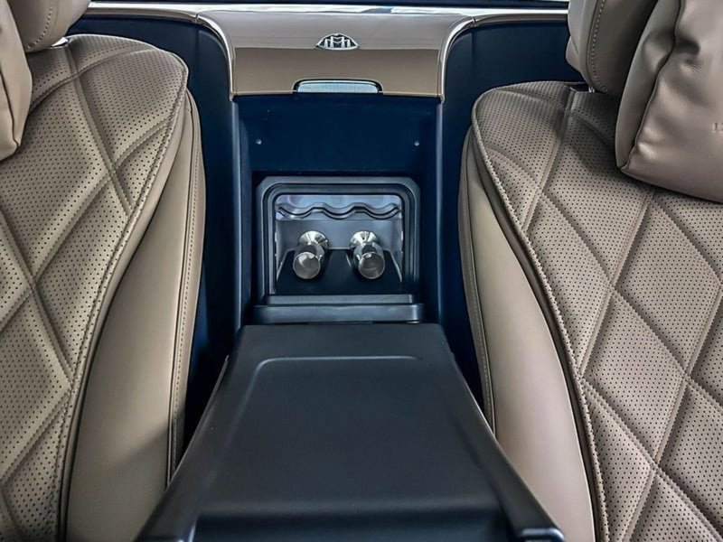 Mercedes-Benz Maybach S usata a Milano (15)