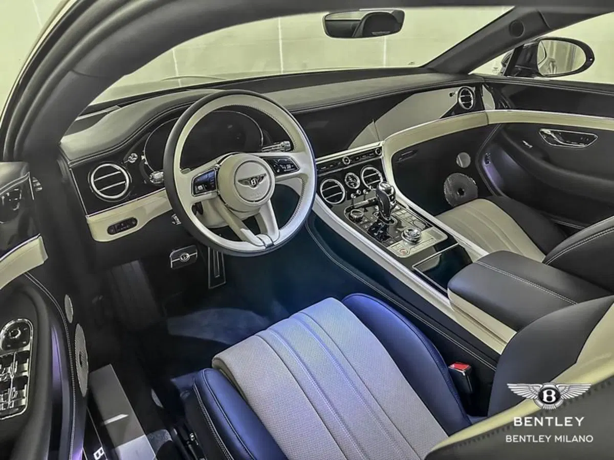 Bentley Continental GT nuova a Milano (10)