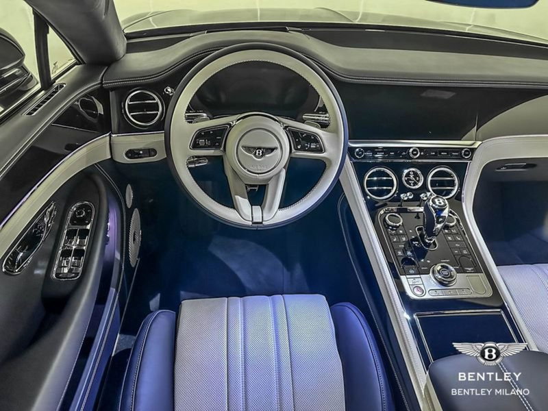 Bentley Continental GT nuova a Milano (11)