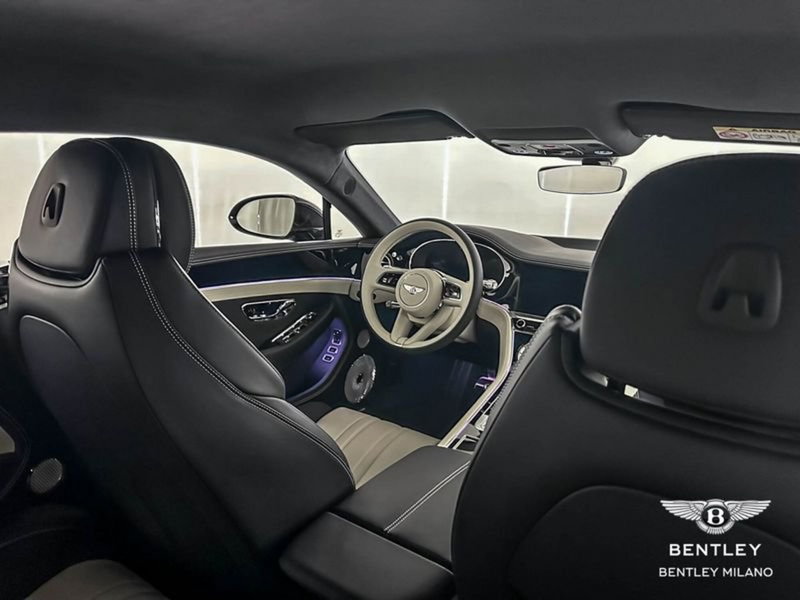 Bentley Continental GT nuova a Milano (12)