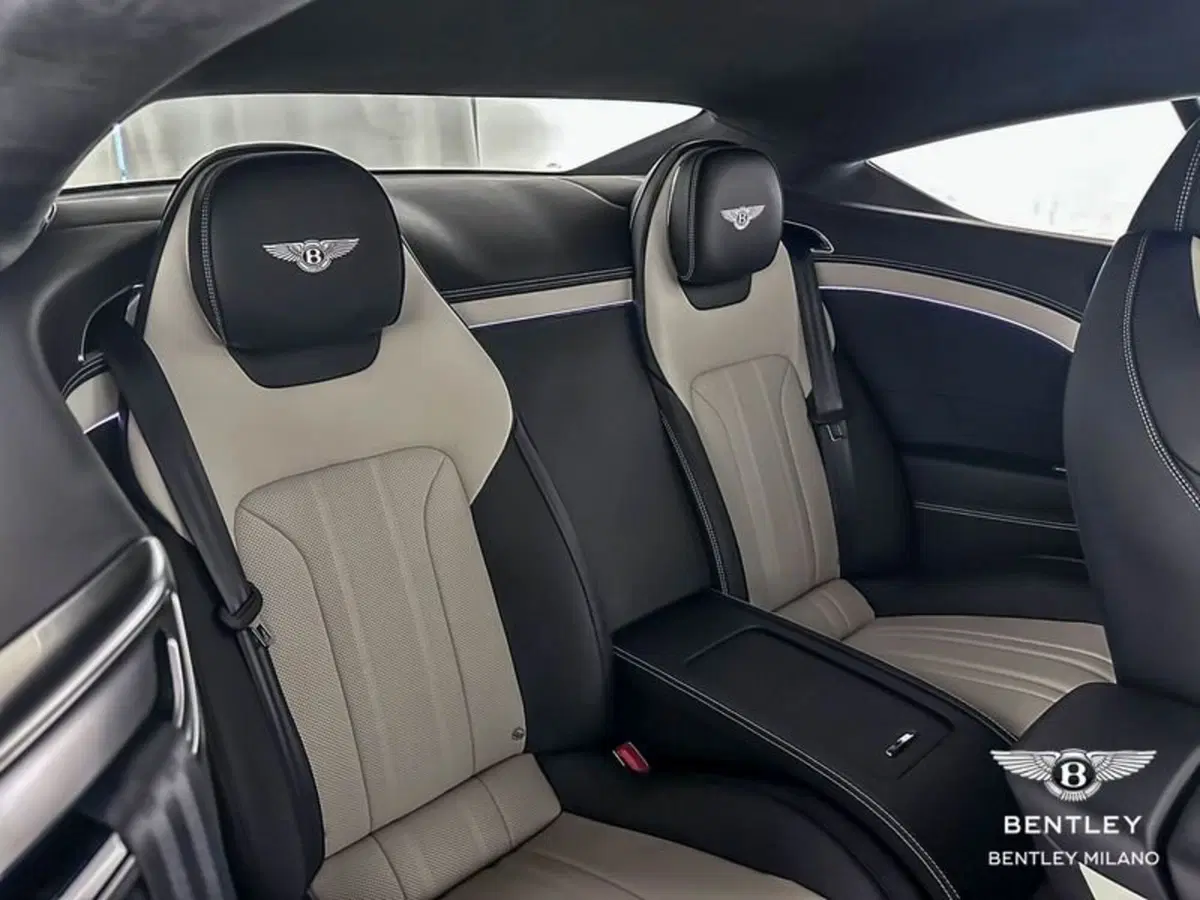 Bentley Continental GT nuova a Milano (13)