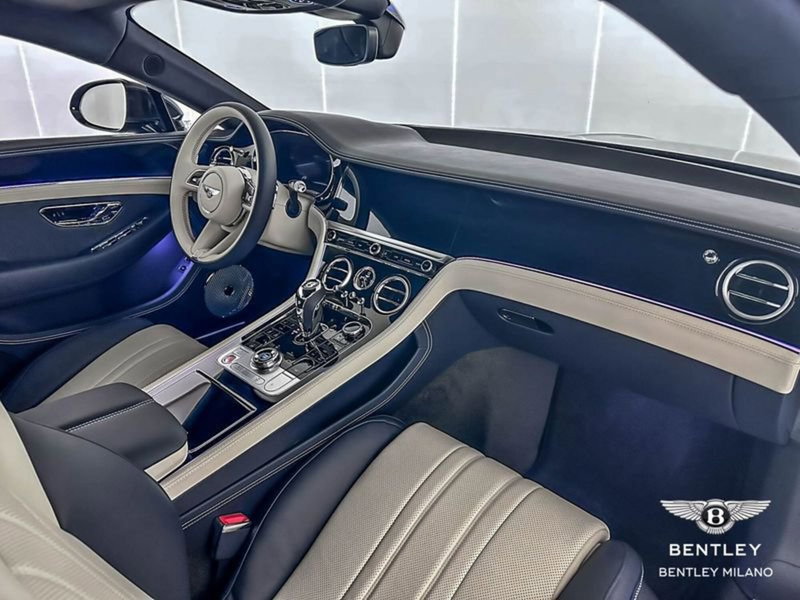 Bentley Continental GT nuova a Milano (14)