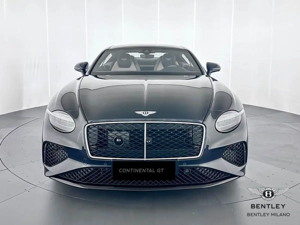 Bentley Continental GT nuova a Milano (2)