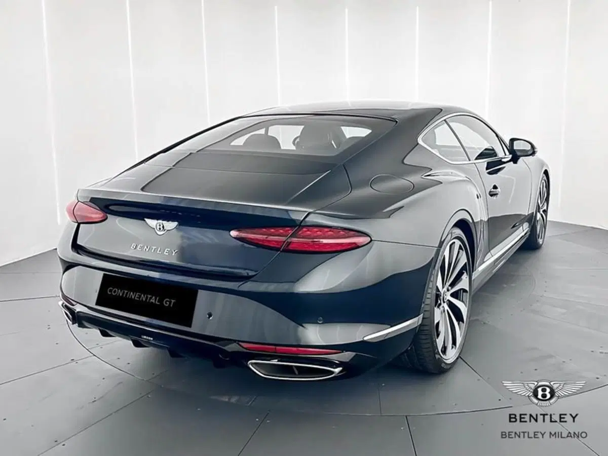 Bentley Continental GT nuova a Milano (7)