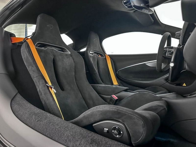 McLaren Artura Coupé nuova a Milano (12)