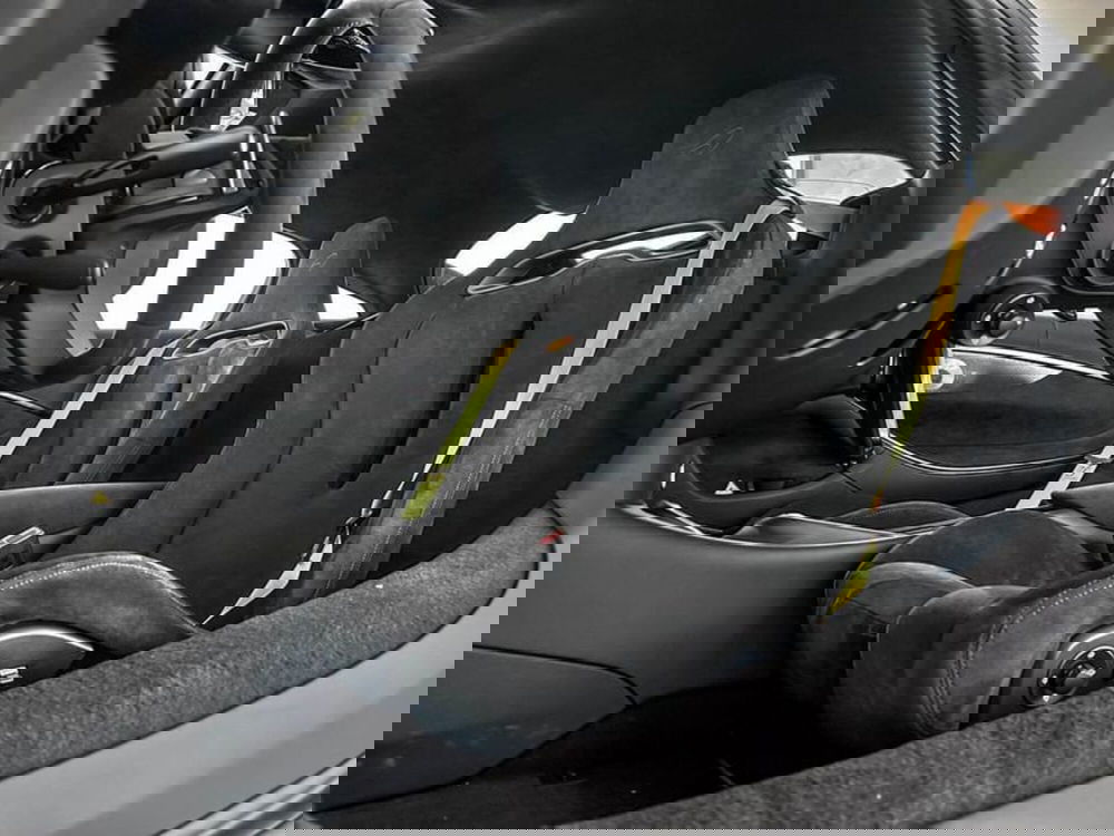 McLaren Artura Coupé nuova a Milano (8)