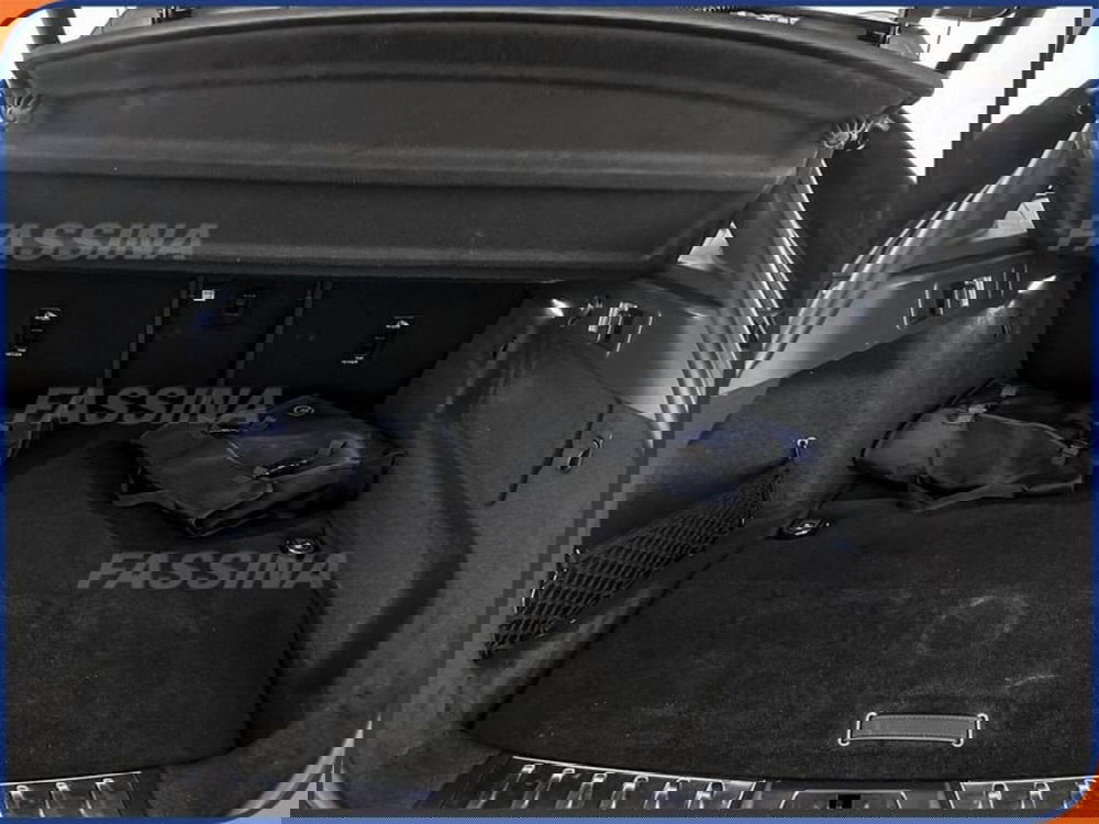 Jaguar F-Pace usata a Milano (12)