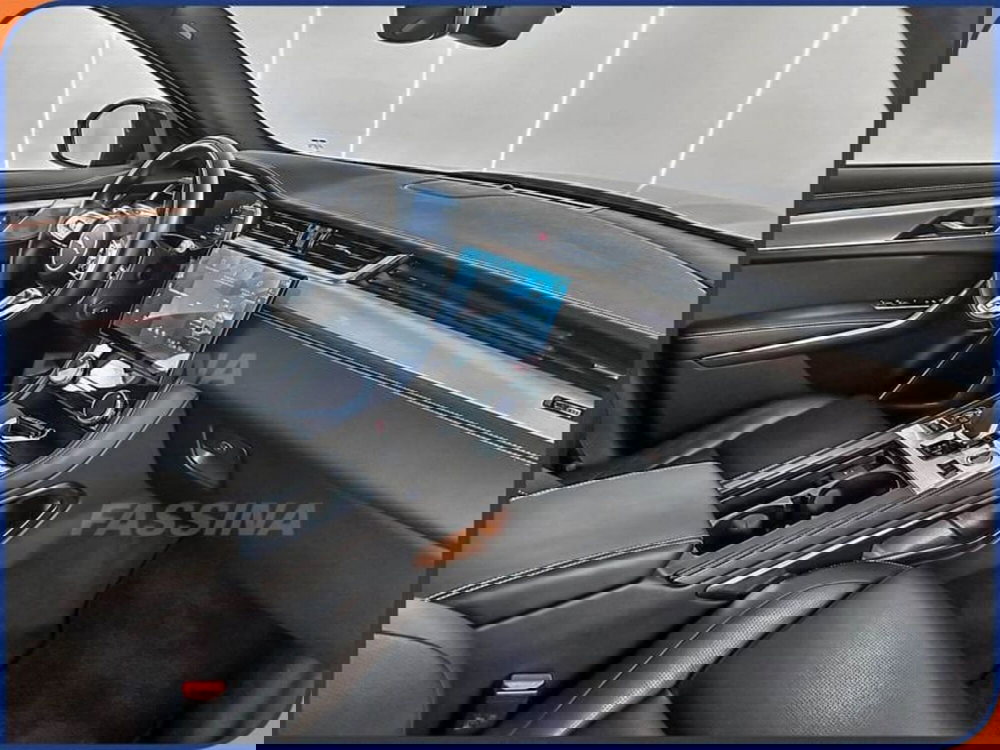 Jaguar F-Pace usata a Milano (13)