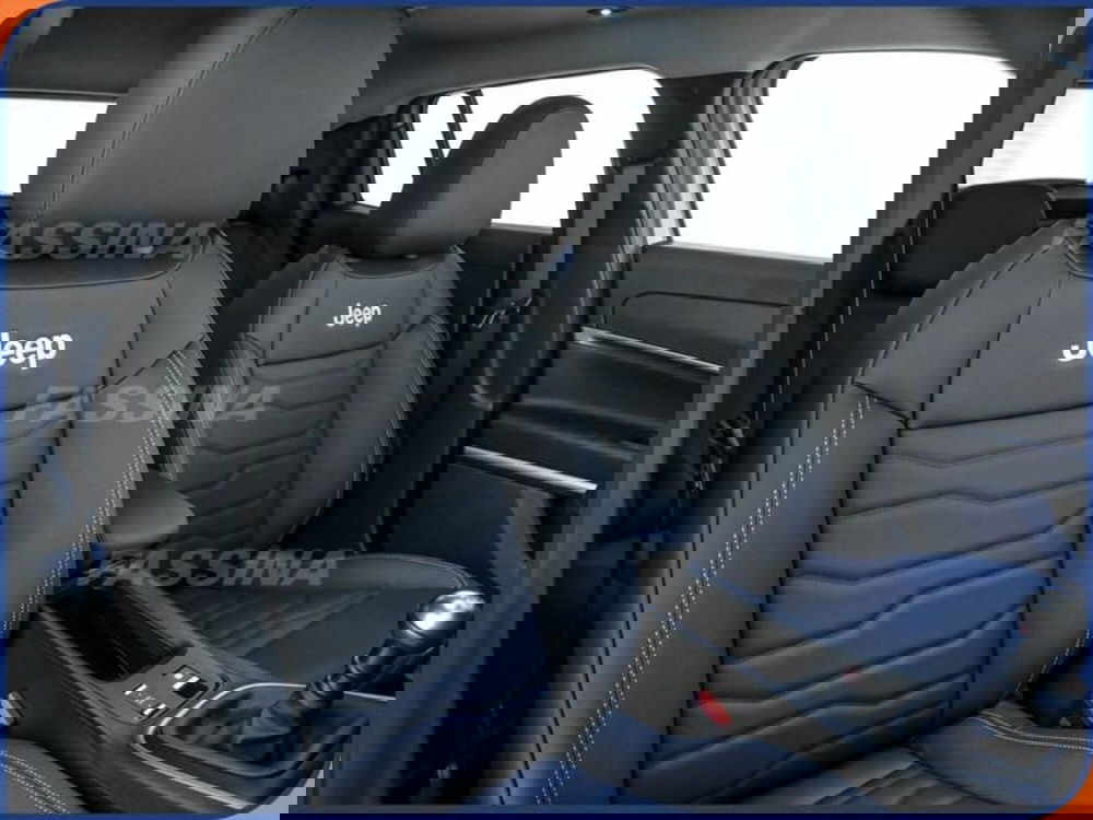 Jeep Avenger nuova a Milano (13)