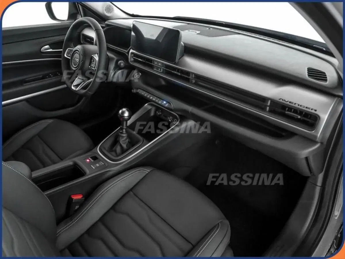 Jeep Avenger nuova a Milano (14)