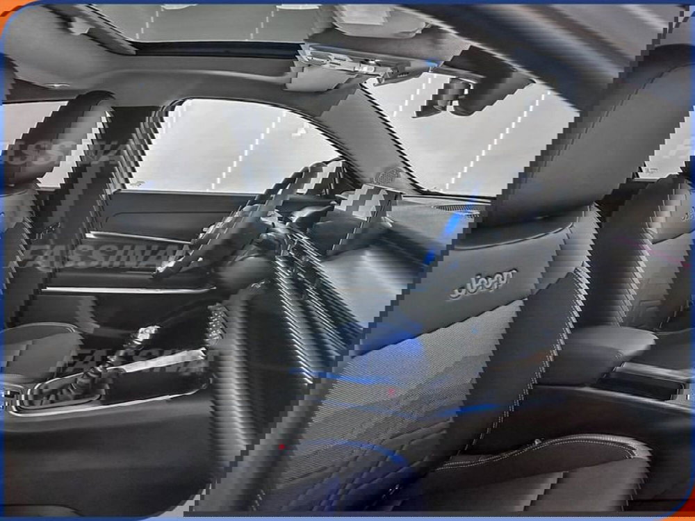 Jeep Avenger nuova a Milano (13)