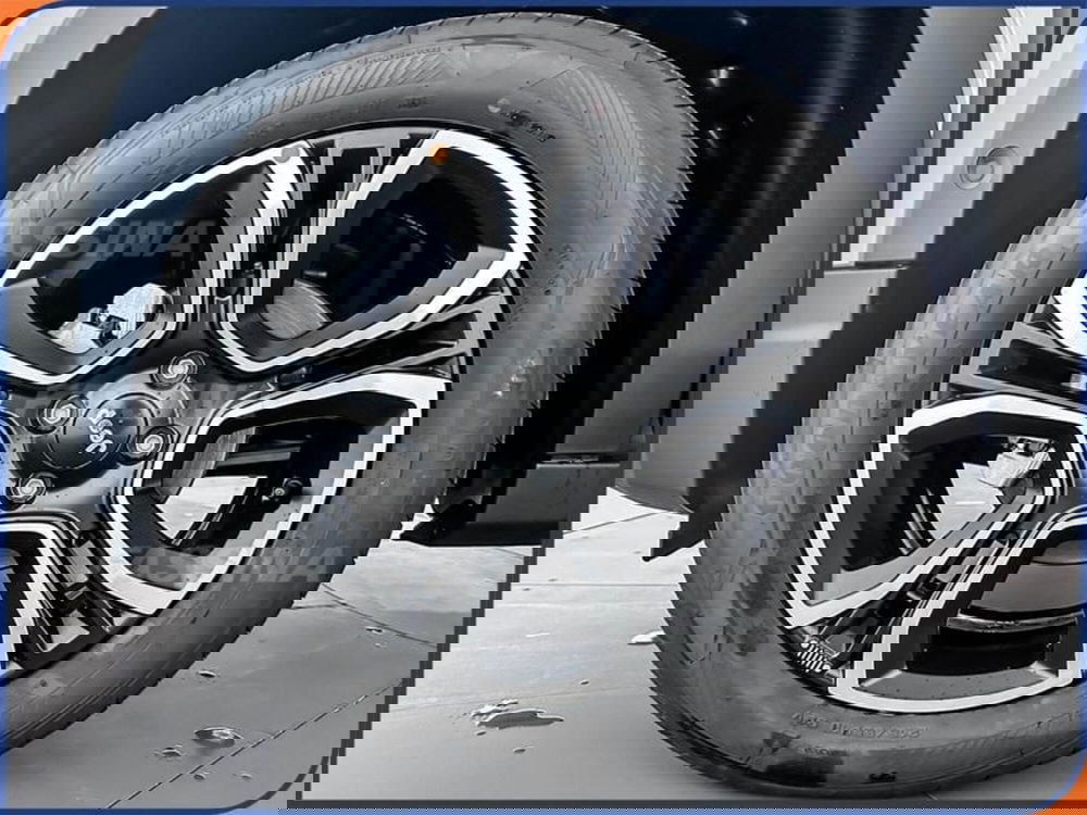 Jeep Avenger nuova a Milano (7)